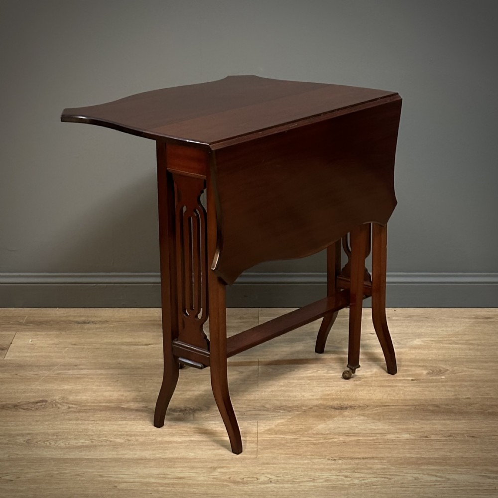attractive antique sutherland mahogany drop leaf side table