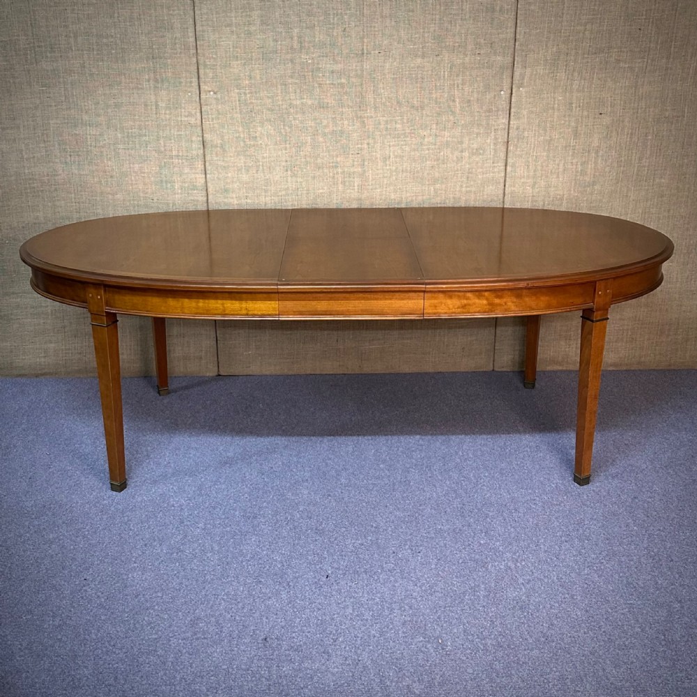 attractive large grange cherrywood good quality extending dining table sits 68